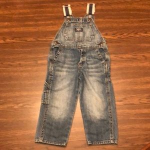 Oshkosh B’gosh overalls size 2t